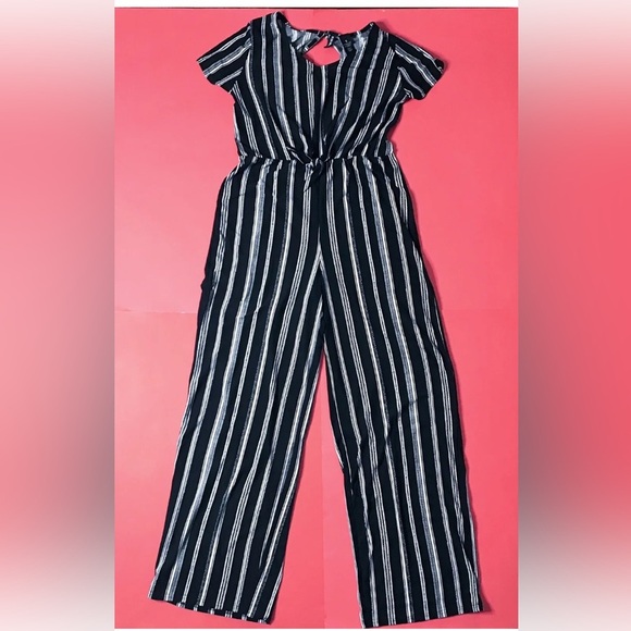 Black White Striped Jumpsuit Small Keyhole Back Soft Material Classic Neutral - Picture 4 of 4